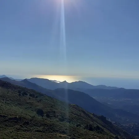 E Curtaline Villa Speloncato (Corsica)